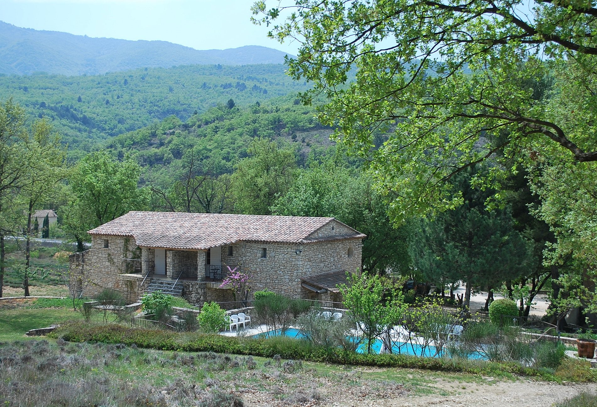 Le Rocher Des Abeilles, Hôtel à Saint-Martin-de-Castillon