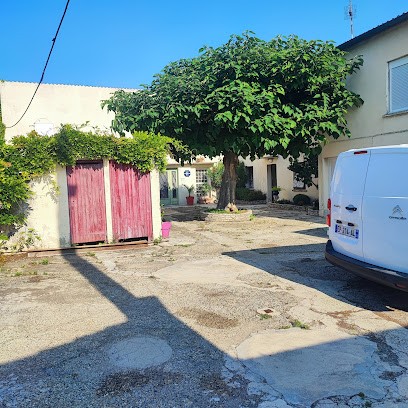 Le Relais Des Blaches, Hôtel à Pierrelatte