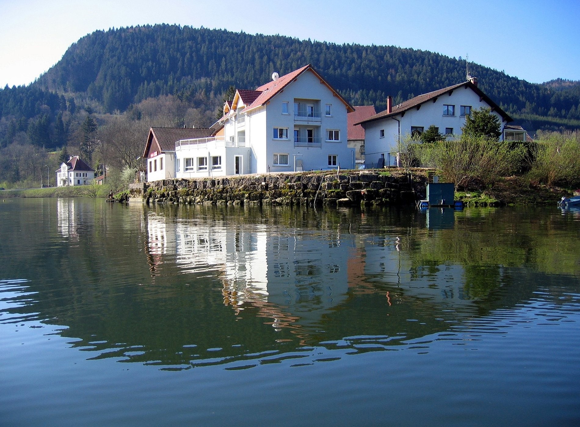 Hotel Restaurant Les Cygnes, Hôtel à Villers-le-Lac
