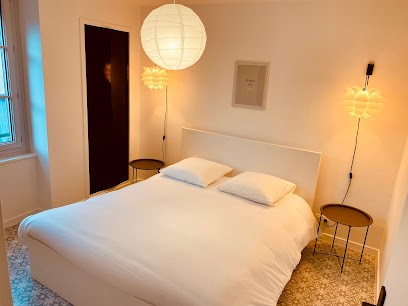 Suite 24 L'Annexe Appart'hôtel-3 Etoiles, Hôtel à Montceau-les-Mines