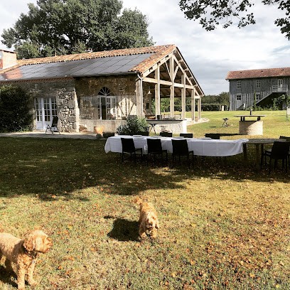 Superb Holiday House Of High Standard In A Beautiful Setting With Private Pool!, Hôtel à Fargues-sur-Ourbise