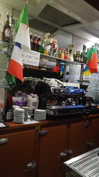 Hôtel Bar Restaurant Des Jardins Habbas SARL, Hôtel à Suresnes