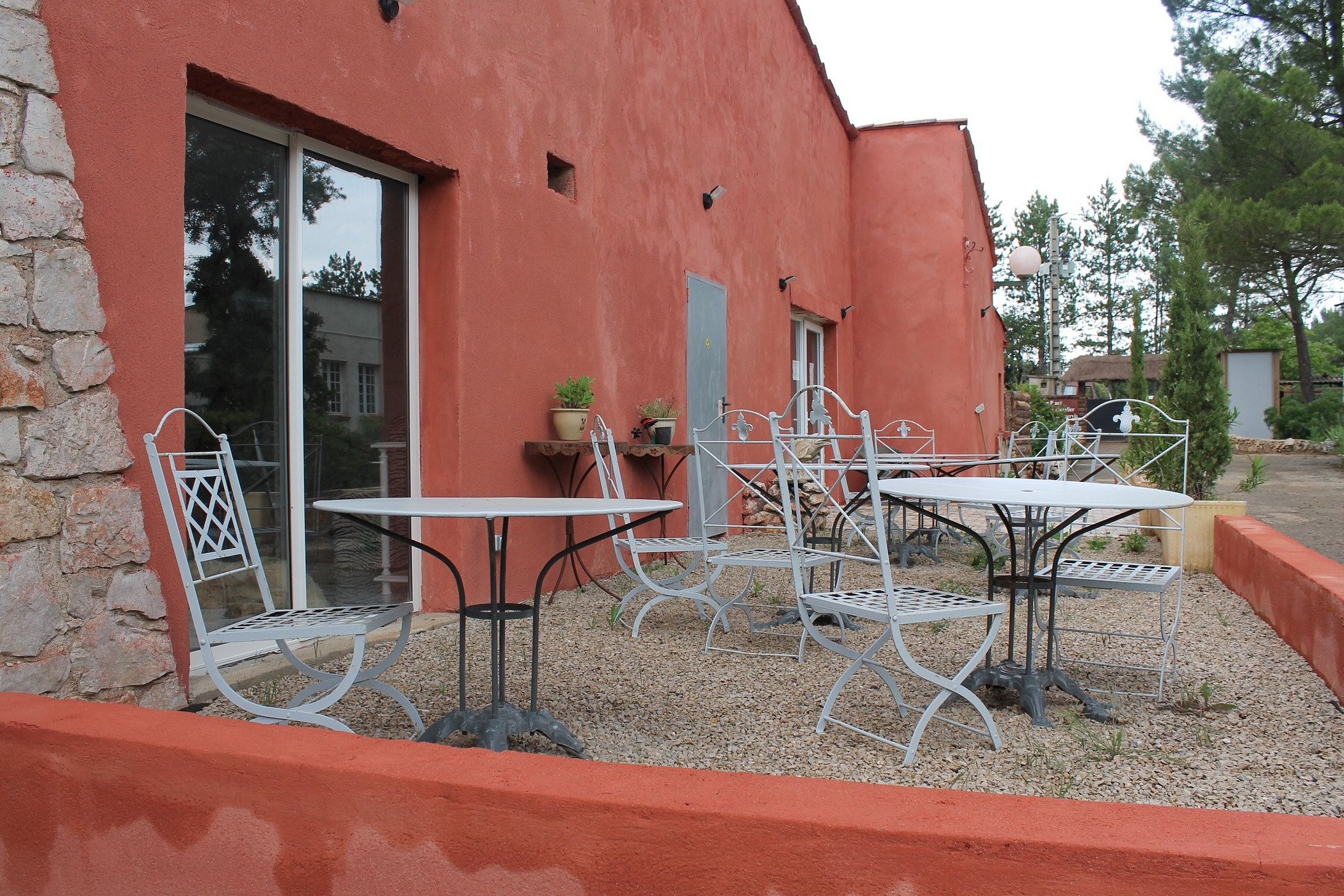 Les Salons du Bastier, Hôtel à Ginasservis