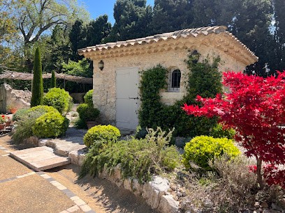Location De Vacances Maussane Les Alpilles : La Bastide Des Cyprès Proche St Remy De Provence, Hôtel à Maussane-les-Alpilles