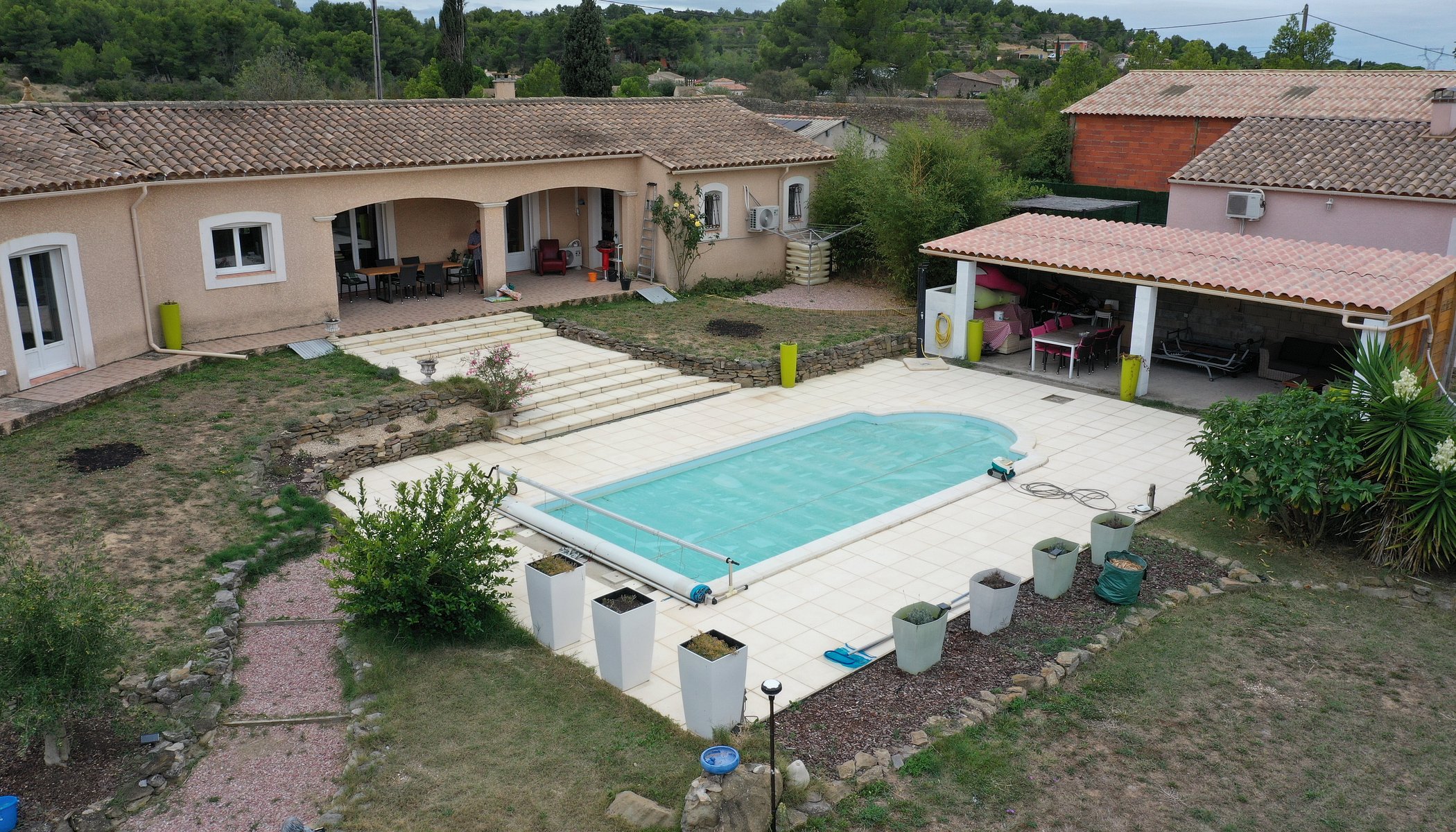Bonjoursoleil, Hôtel à Tourouzelle