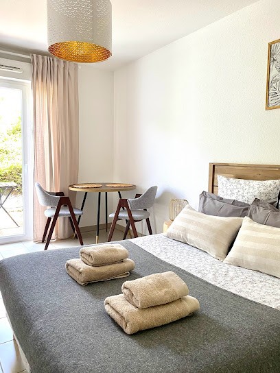 Appartement en face Hopital Nord (CHU de Saint-Étienne), Hôtel à Saint-Priest-en-Jarez