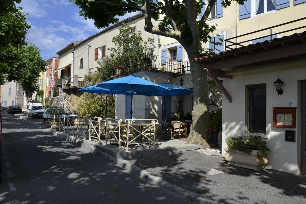 Hostellerie De L'Esplanade, Hôtel à Rians