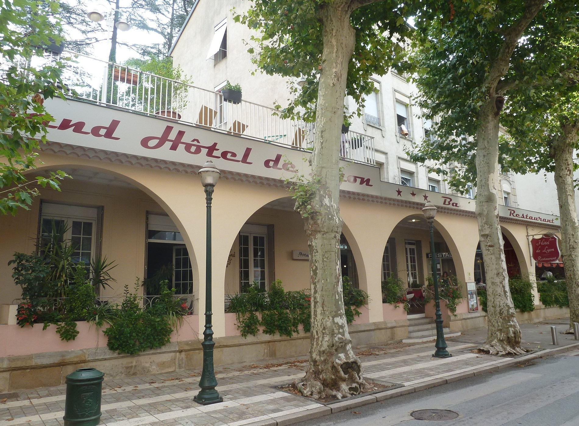 Logis Grand Hôtel De Lyon, Hôtel à Vals-les-Bains