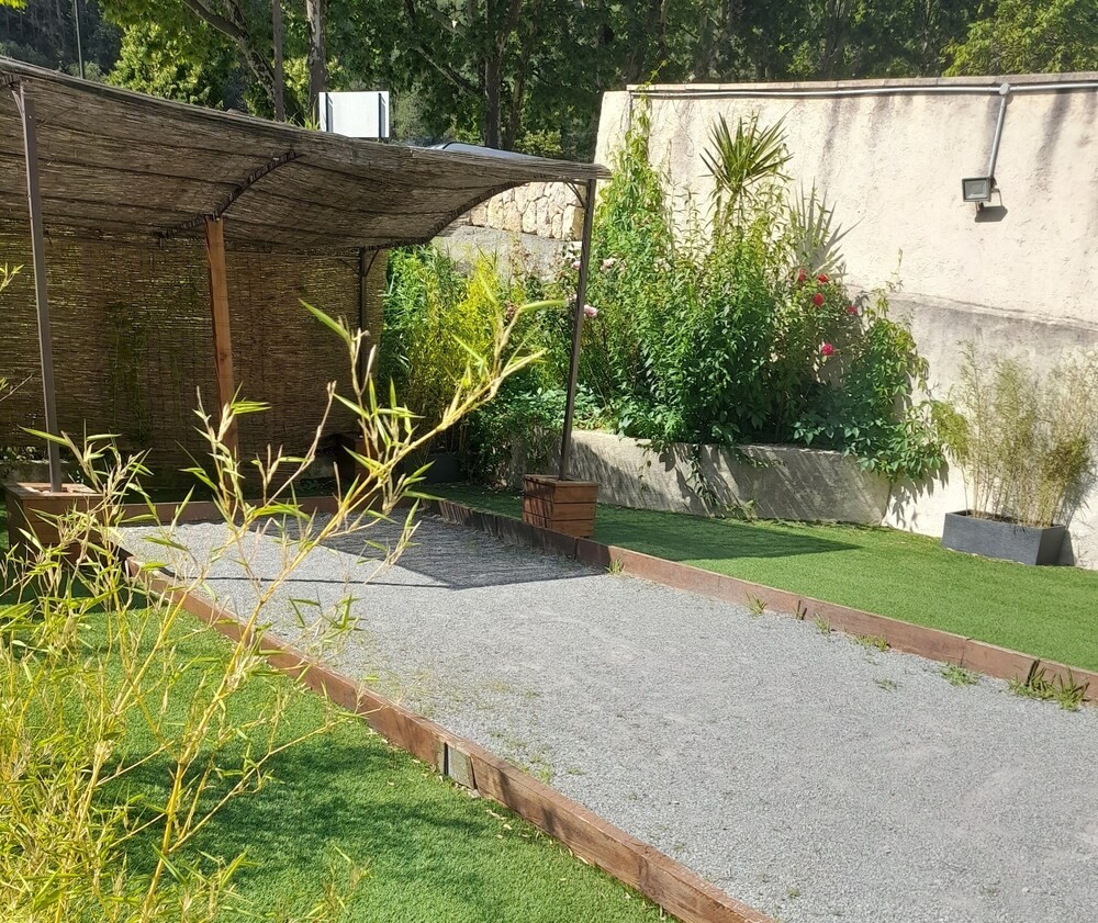 Hôtel Les Alizés, Hôtel à Puget-Théniers