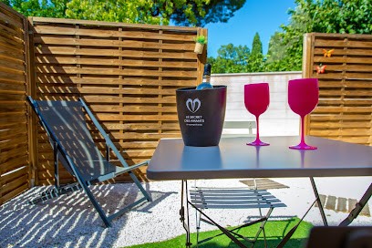 Mb Room 4 étoiles - Love Room Var, Hôtel à Puget-sur-Argens