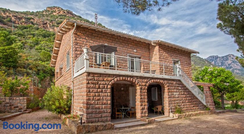 Villa Kalliste, Hôtel à Ota