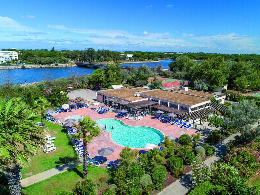 SOWELL RÉSIDENCES Les Sablons, Hôtel au Grau-du-Roi