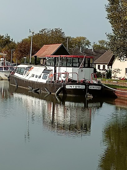 Péniche Nidd, Hôtel à Dannemarie