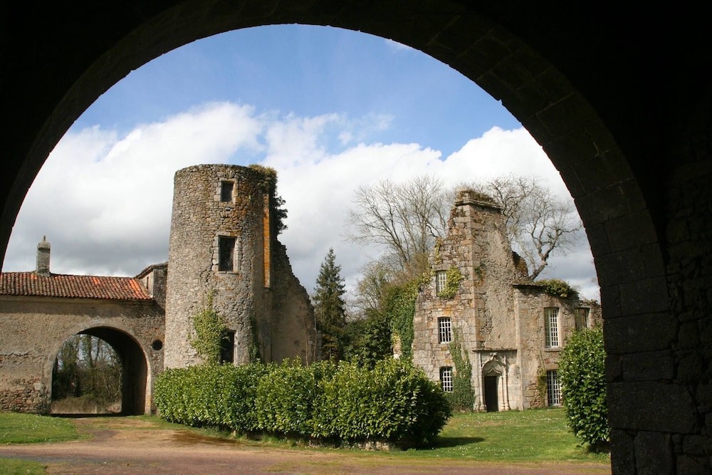 Domaine De La Boulaie, Hôtel à Treize-Vents