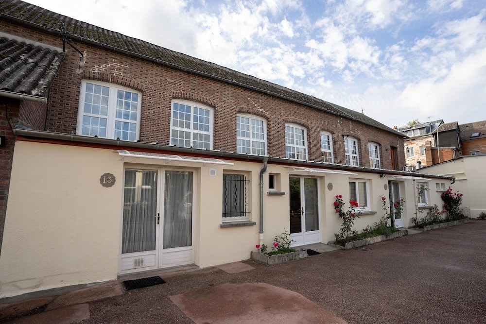 Le Postel, Hôtel à Louviers