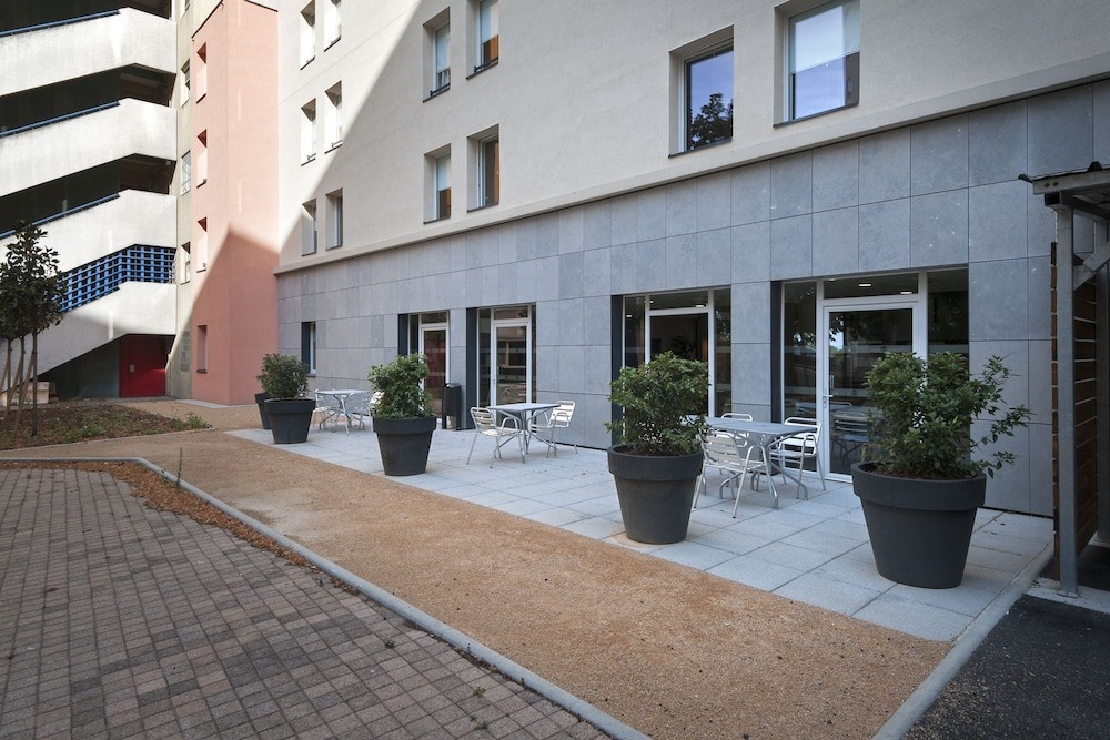 B&B HOTEL Lyon Caluire Cité Internationale, Hôtel à Caluire-et-Cuire