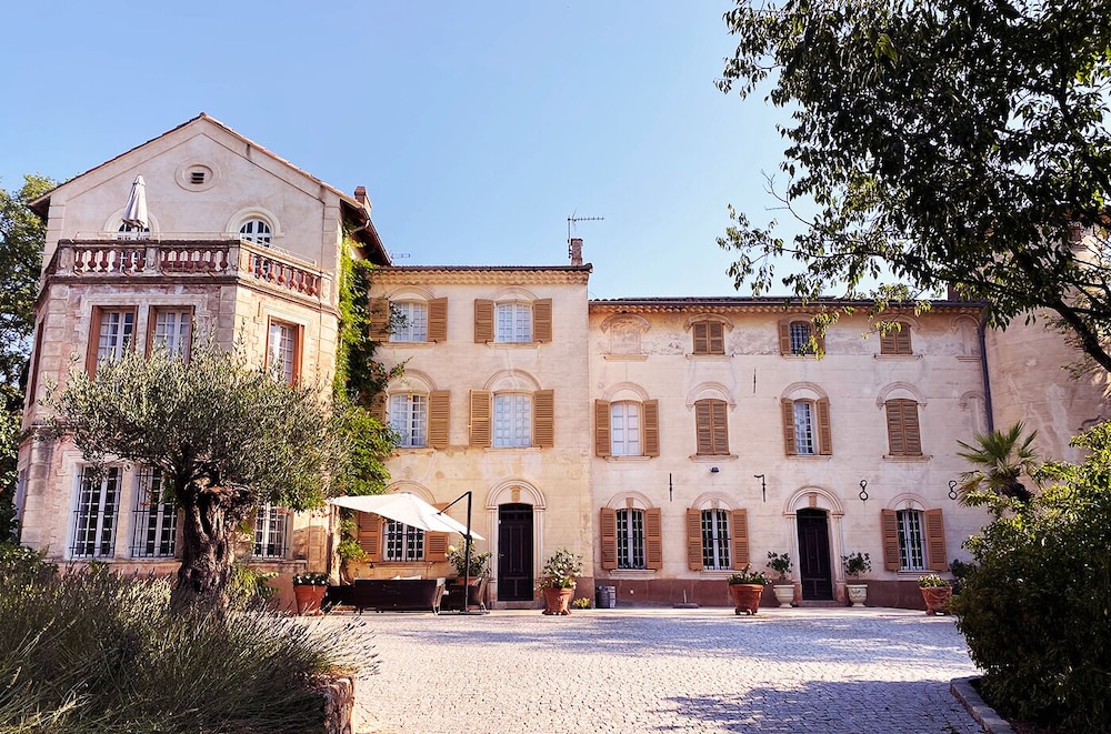 Chateau De Taradel, Hôtel à Taradeau