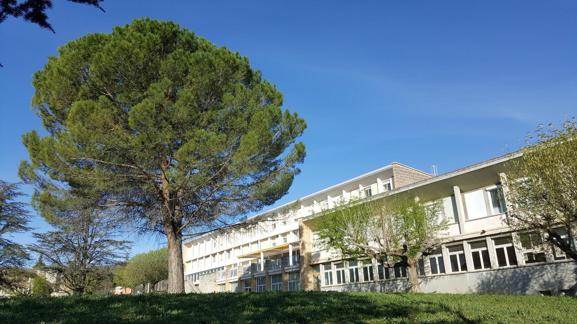 Hotel Regain, Hôtel à Sainte-Tulle