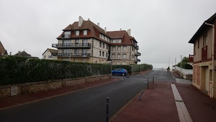 Hotel Le Grand Cafe, Hôtel à Blonville-sur-Mer