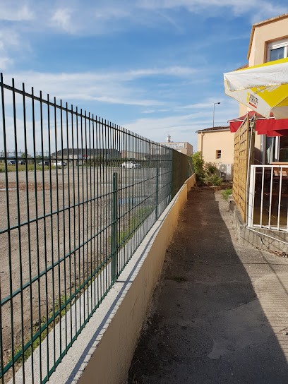 Hôtel Bar Restaurt Le Cheval Blanc, Hôtel à Saint-Pierre-de-Chandieu