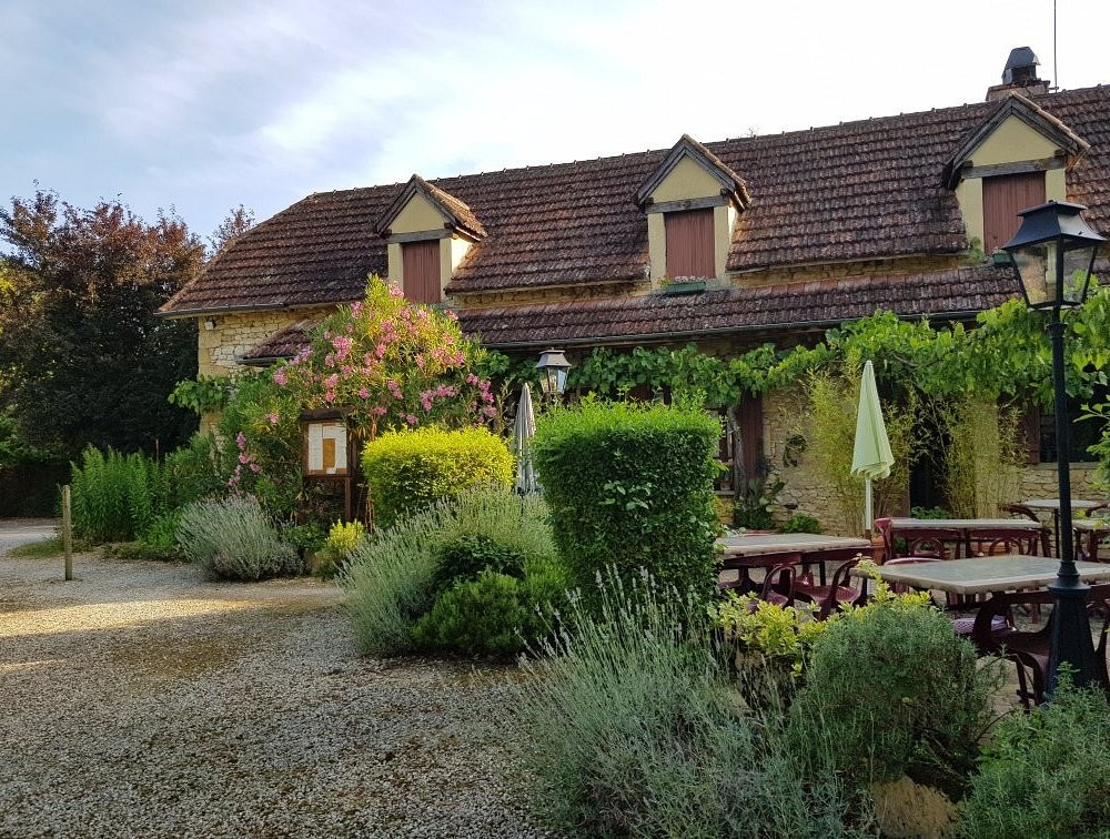 Chez Chastrusse, Hôtel à Nadaillac-de-Rouge