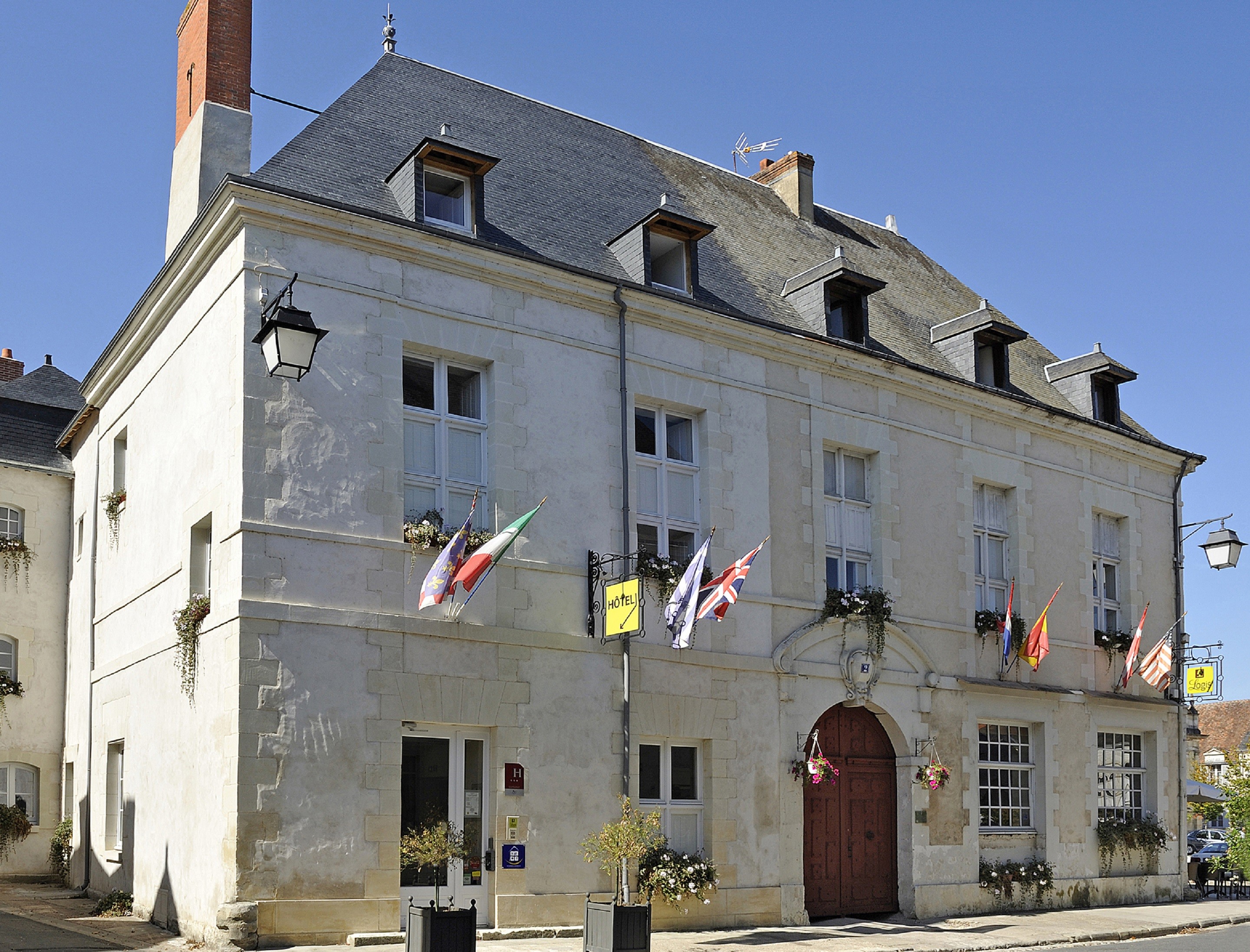 Logis Hôtel Le Puits Doré, Hôtel à Richelieu