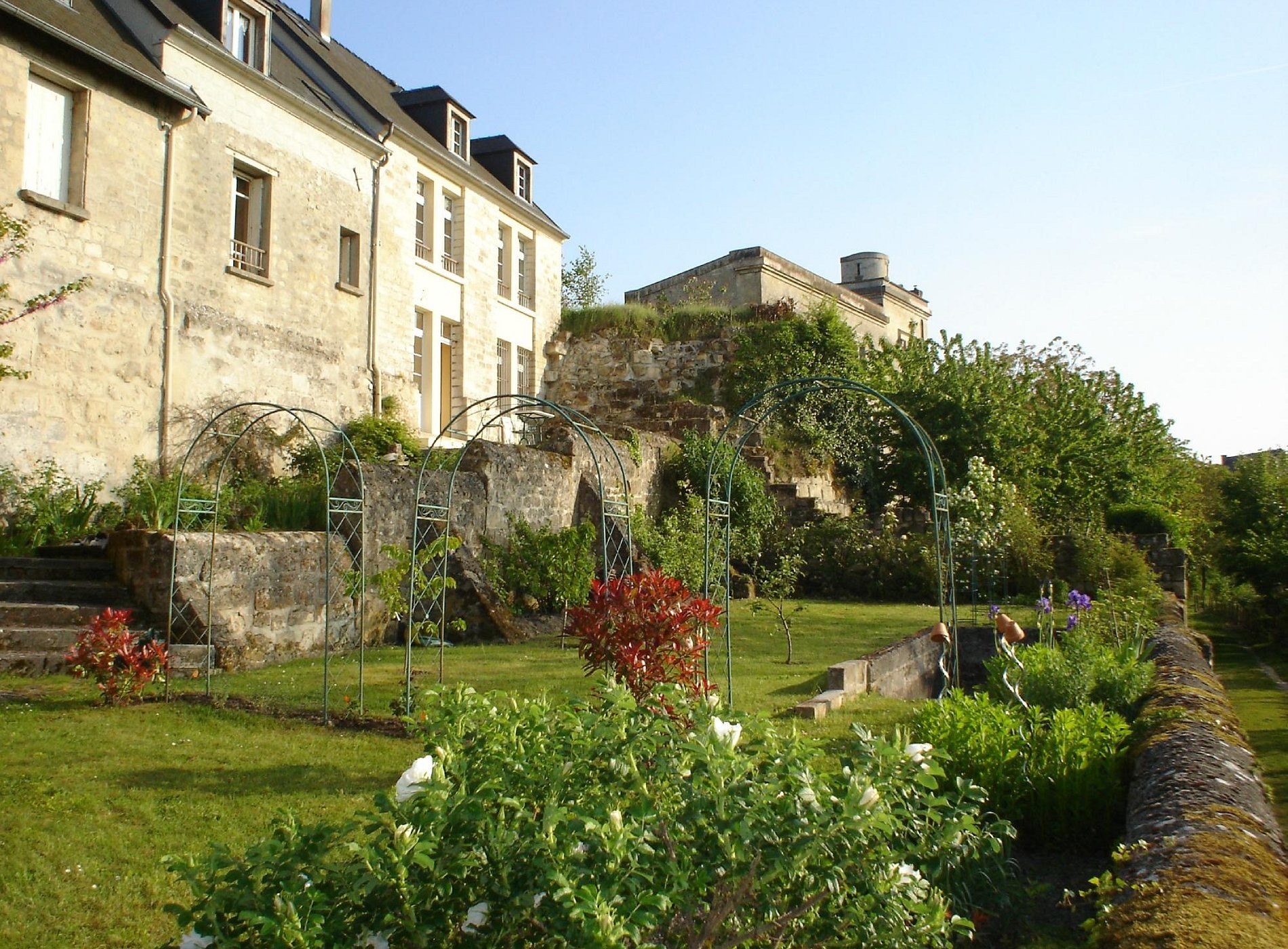Sur La Courtine De Coucy, Hôtel à Coucy-le-Château-Auffrique