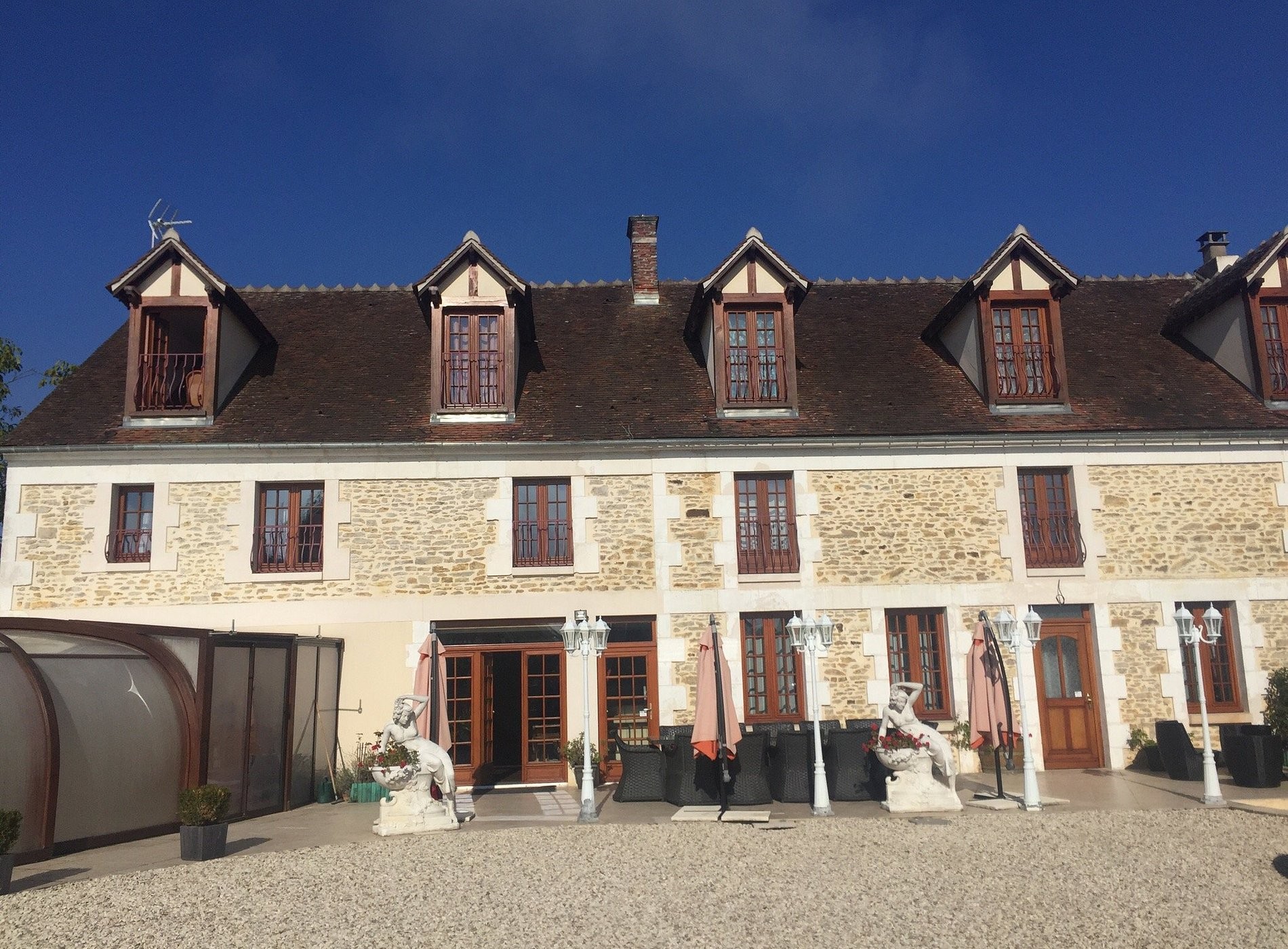 Le Manoir Des Chapelles, Hôtel à Venoy