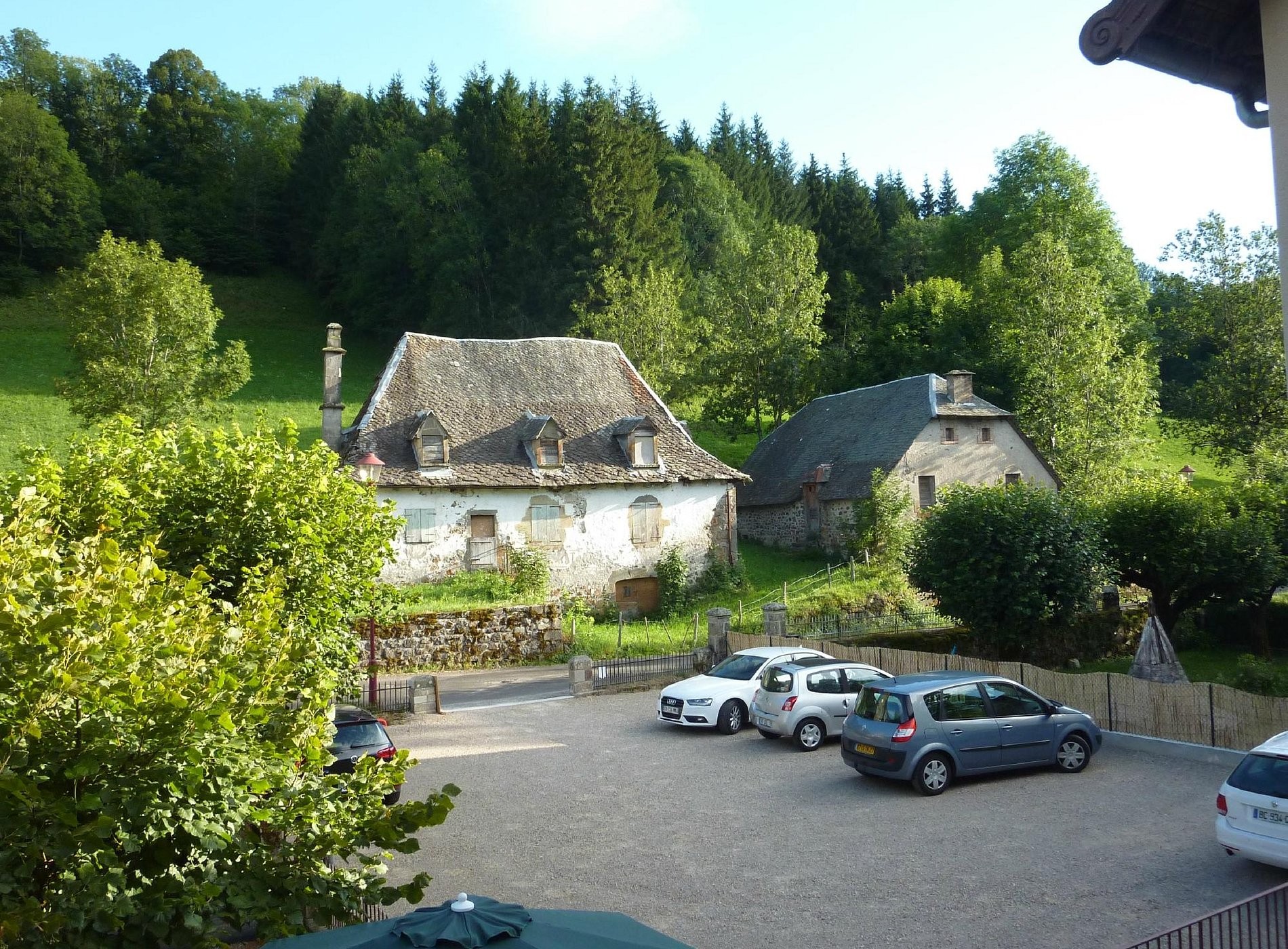 L'Enclos Du Puy-Mary, Hôtel à Mandailles-Saint-Julien