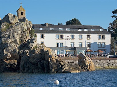 Grand Hotel Du Port Blanc, Hôtel à Penvénan
