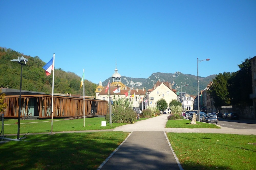 Hotel Des Deux Forts, Hôtel à Salins-les-Bains