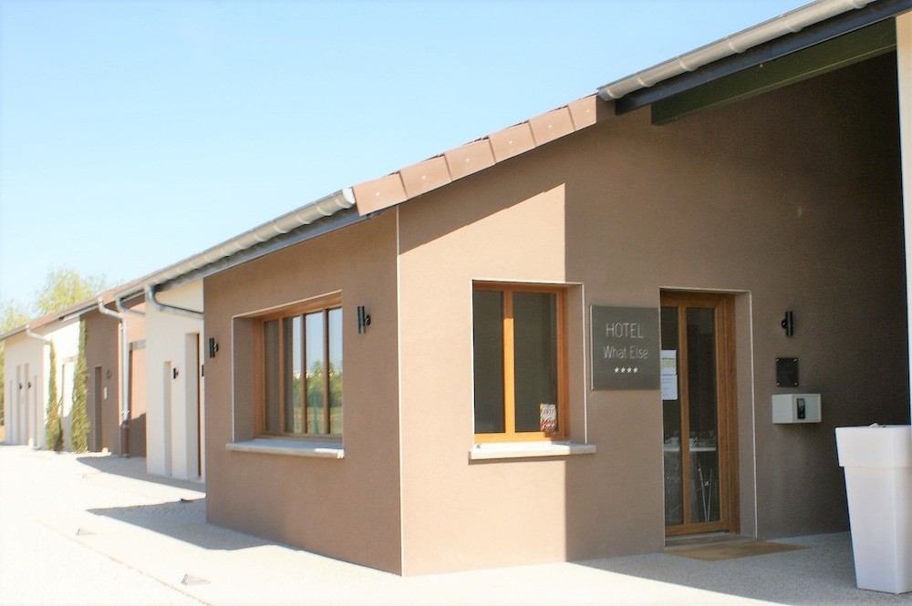 WHAT ELSE HOTEL, Hôtel à Saint-Vulbas