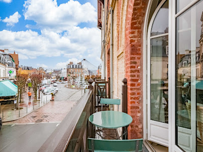 Luxurious 2 Bedroom Duplex On Place Morny - Belvilla By Oyo Hôtel à Deauville