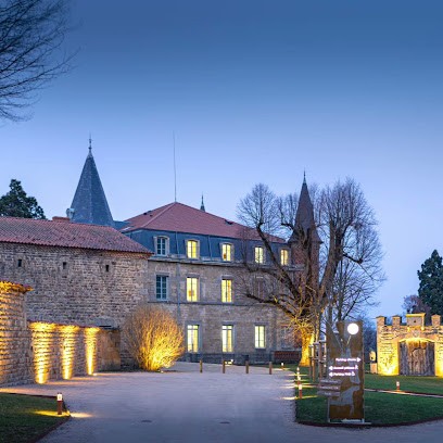 Domaines Et Château De Valinches Hotel & Restaurant, Hôtel à Marols