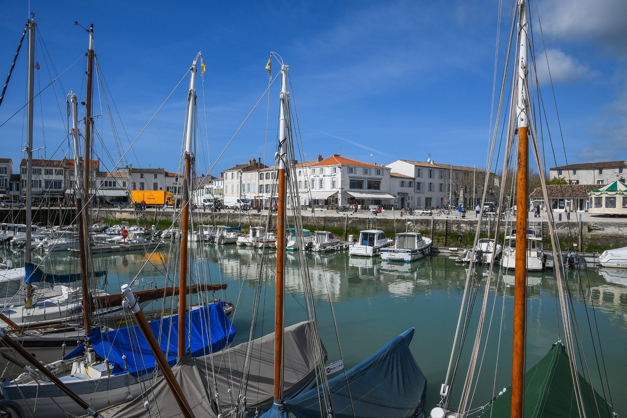 Hôtel Le Français 3 Etoiles, Hôtel à La Flotte
