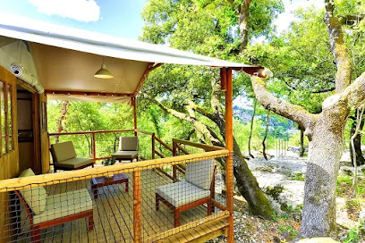 Cabanes Lodges Le Servière Hôtel à Balazuc