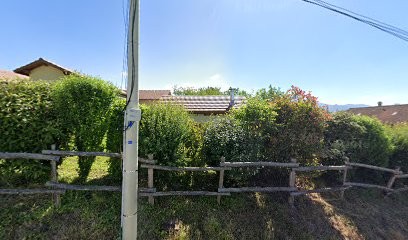 Logement entier wifi stationnement gratuit, Hôtel à Voiron