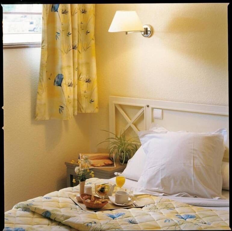 Hotel Restaurant Du Lac, Hôtel à Joué-lès-Tours