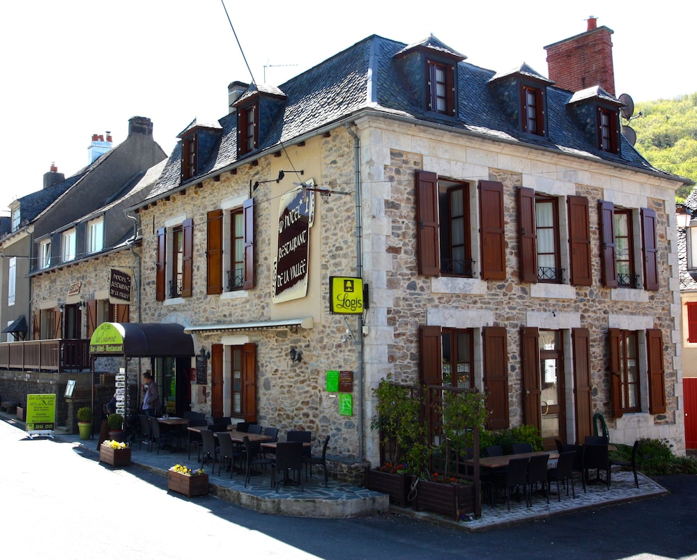 Hôtel Des Voyageurs Hôtel à Saint-Chély-d'Aubrac