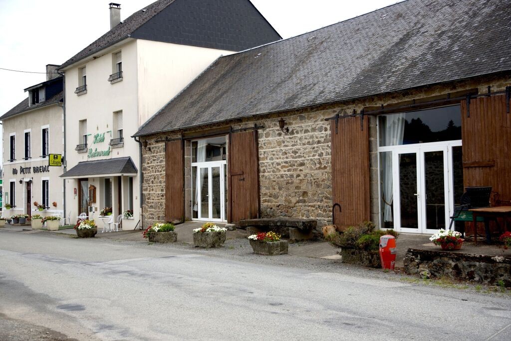 Logis Hôtel Au Petit Breuil, Hôtel à La Courtine
