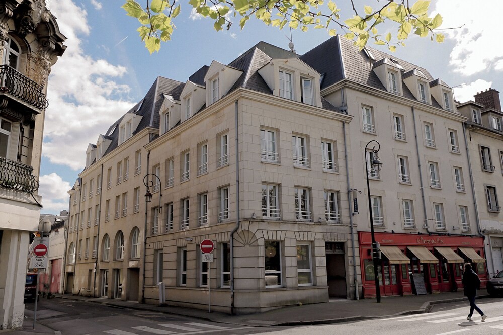 Hôtel Les Beaux Arts, Hôtel à Compiègne