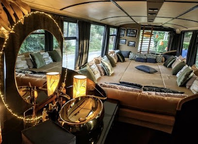 DODOBUS HOTEL, Hôtel à Plonéour-Lanvern