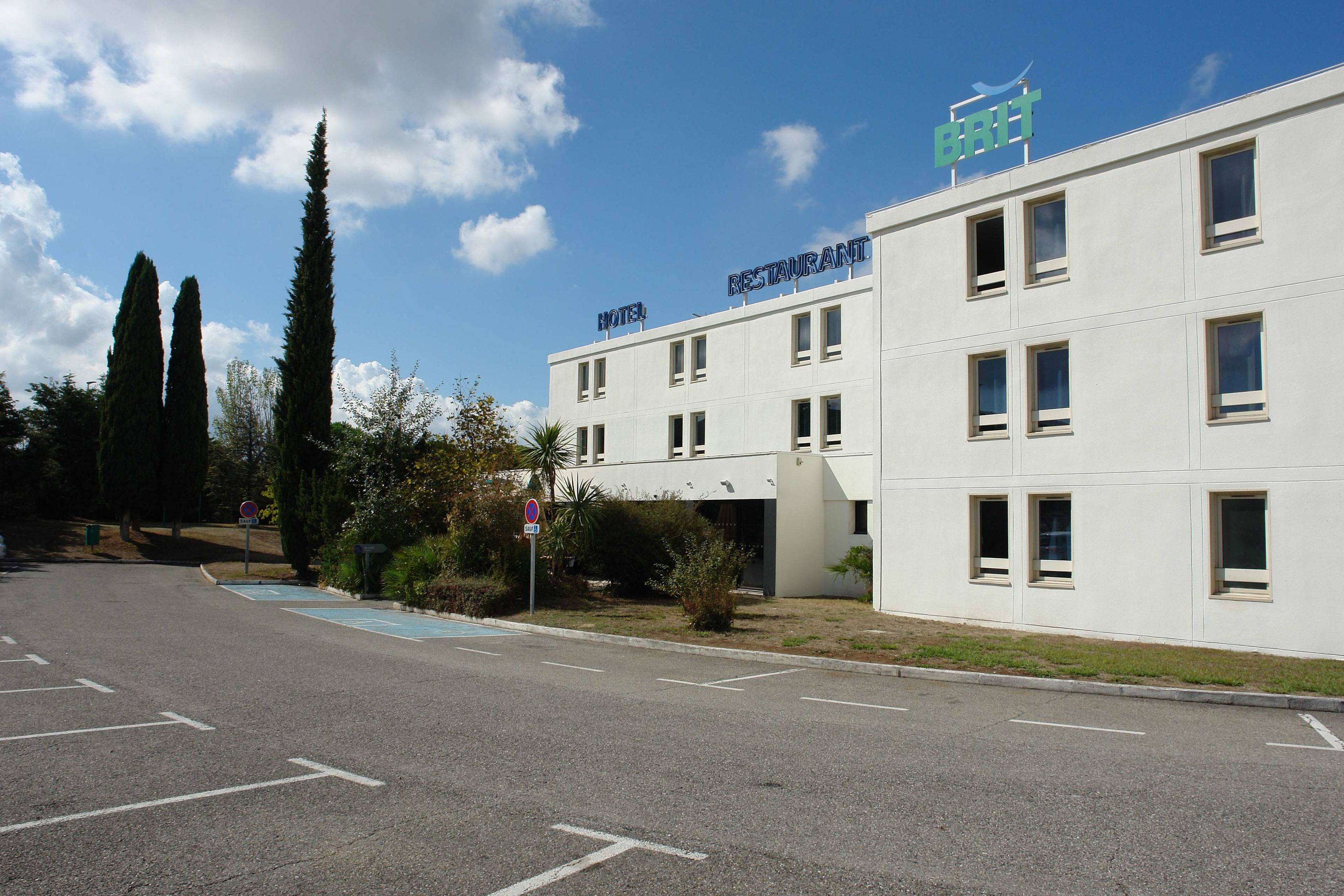 Brit Hotel Marseille Aéroport, Hôtel aux Pennes-Mirabeau