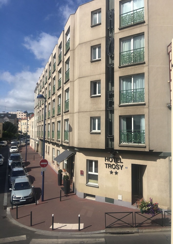 Hôtel Du Trosy, Hôtel à Clamart