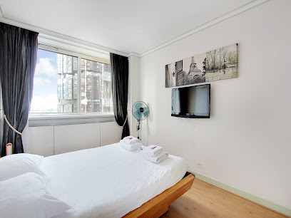 Lovely 2Bdr, 5P Beaugrenelle / Bir-Hakeim- Bail Mobilite - Belvilla By Oyo, Hôtel à Paris 15