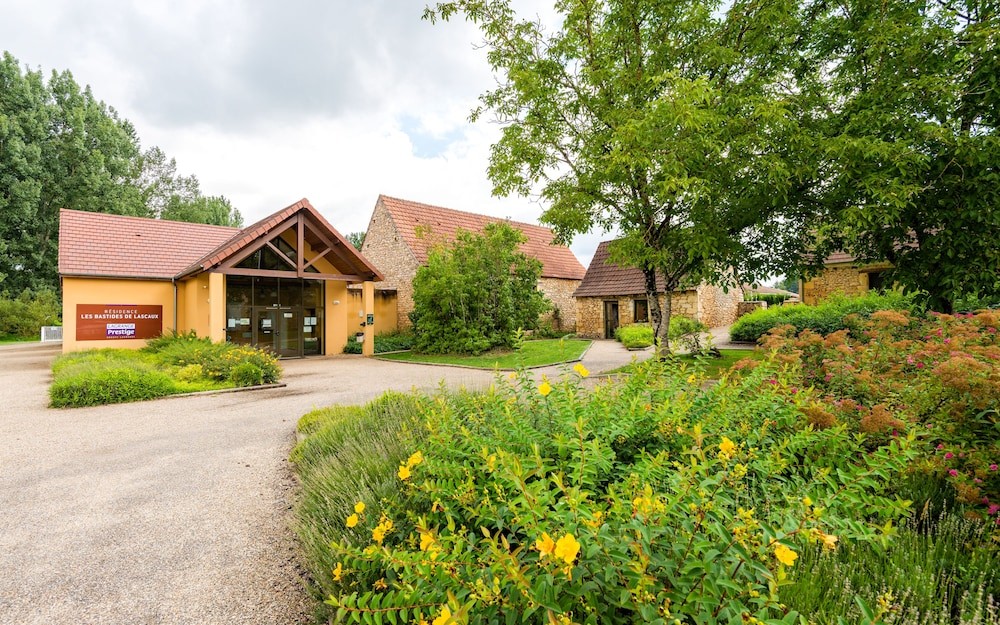 Lagrange Vacances - Les Bastides de Lascaux, Résidence Hôtelière à Aubas