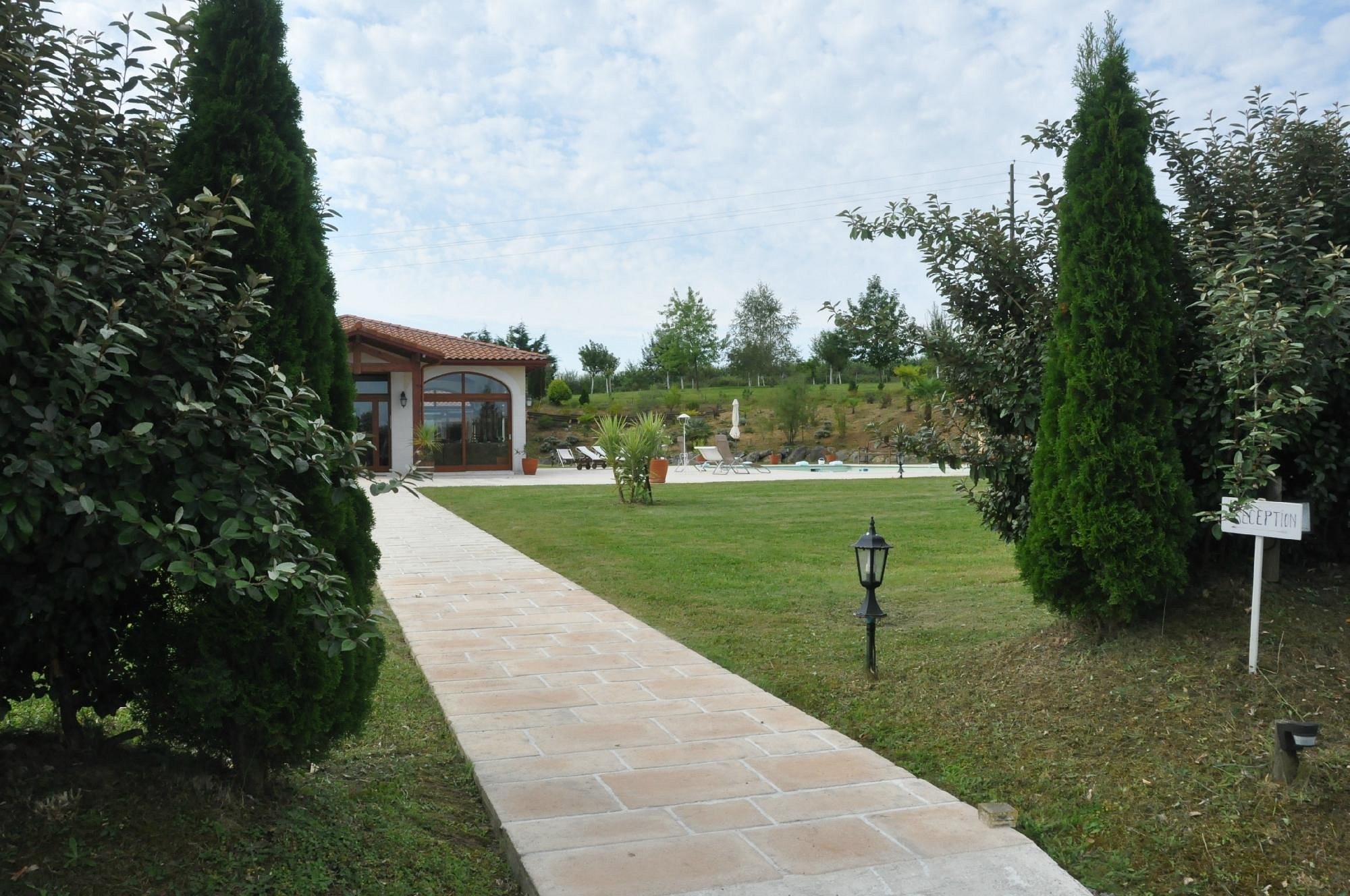 Domaine Peyrouticq, Hôtel à Saint-Boès