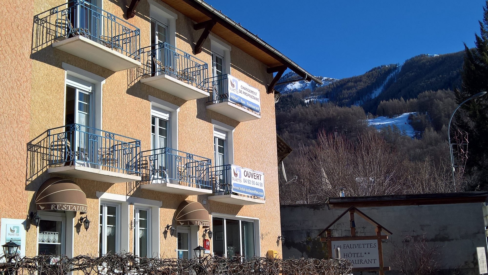 Les Fauvettes, Hôtel à Saint-Léger-les-Mélèzes