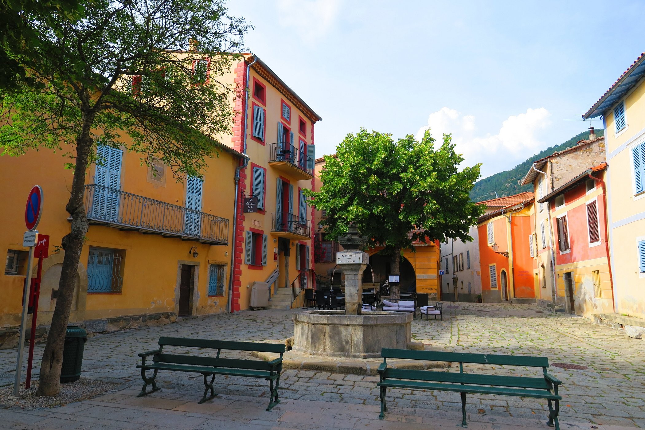 La Maison De La Tour, Hôtel à La Tour