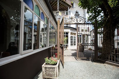 Au Pavillon Du Frêne, Hôtel à Lacaune